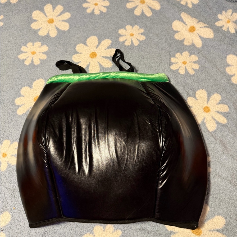 Target Hide & Eek Black and Green Cauldron Costume - Picture 2 of 3